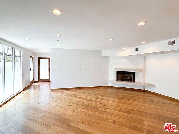 2nd image of 512 Brooks Ave APT 6
