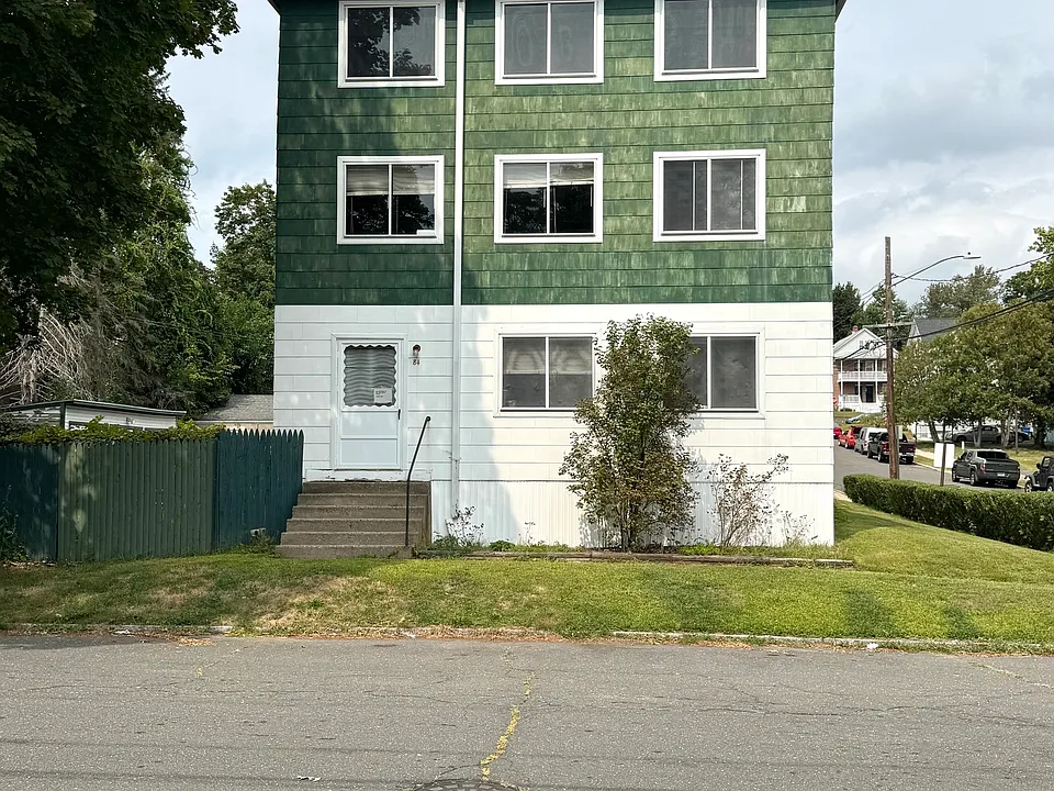 84 Gaylord St #III
