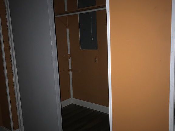3rd image of 3802 Lynhaven Dr