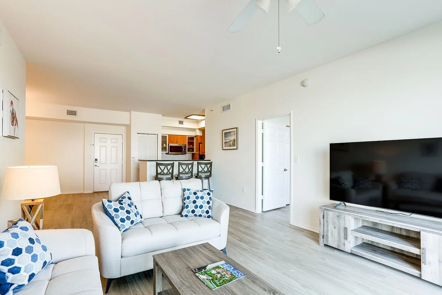 2 bed, 2.0 bath, 1259 sqft, $2,871 — Photo 2