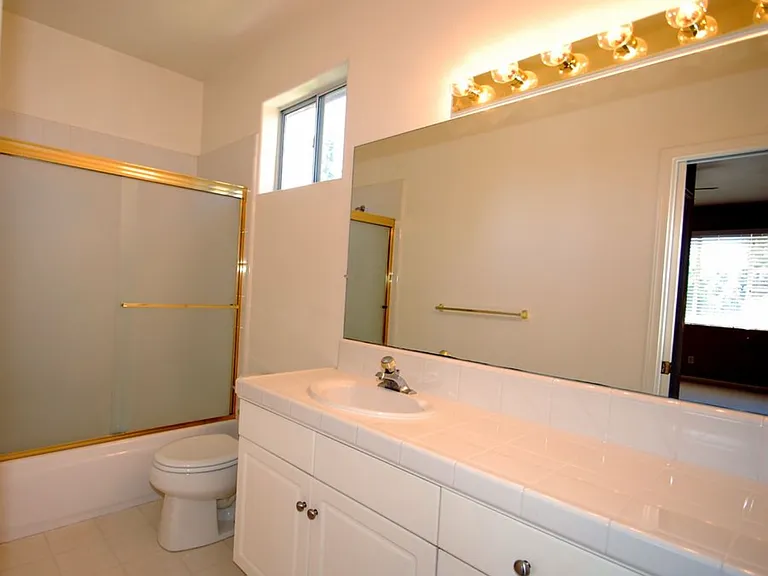5524 W Bluff Ave — Photo 13