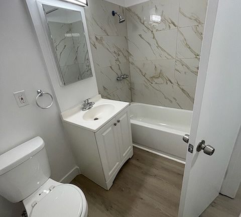 4th image of 7744 Reseda Blvd #28