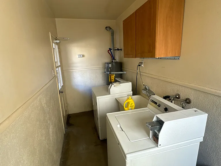 932 W Glenoaks Blvd — Photo 4