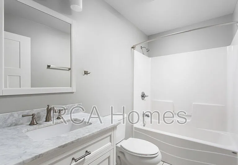 1006 Palmer St — Photo 8