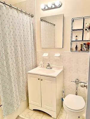 Rented by Century 21 Premier  | media 6