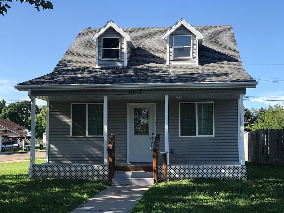 1st image of 1023 W 10th Street