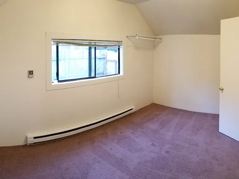 239 SE Lilly Ave — Photo 8