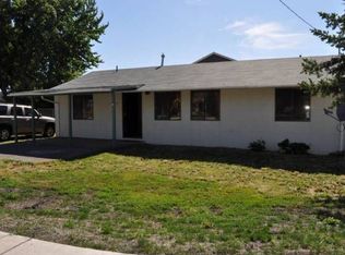 877 Ross Ln N, Medford, OR 97501