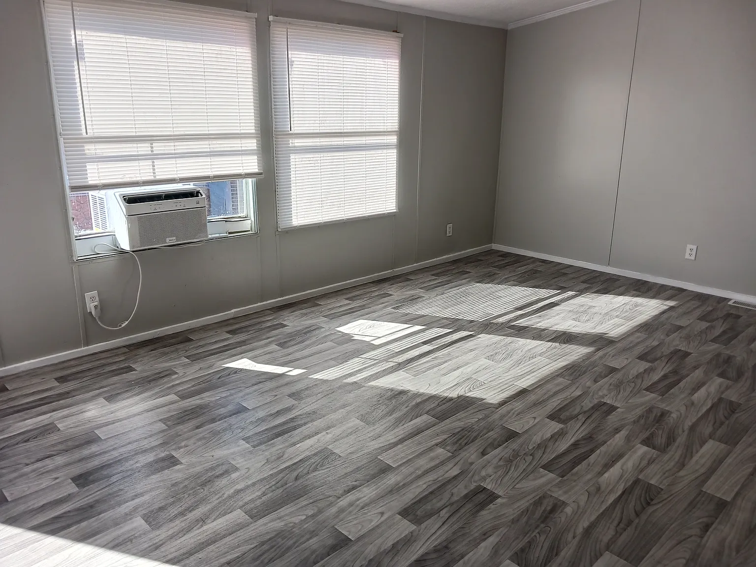 3 bed, 1000 sqft, $1,149 — Photo 4
