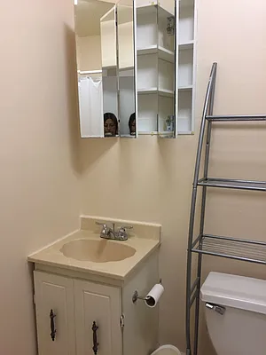 Rented by Metroline Realty | media 36