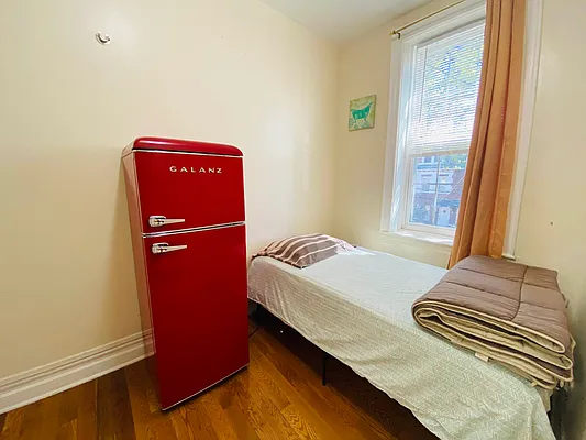 Rented by RealTegrity NY LLC | media 20