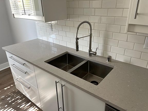 3rd image of 112 W Cerritos Ave #112A