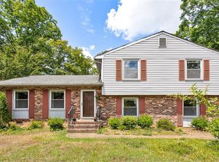 1010 Warminster Dr, Midlothian, VA 23113