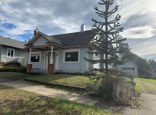 861 E 2nd St, Coquille, OR