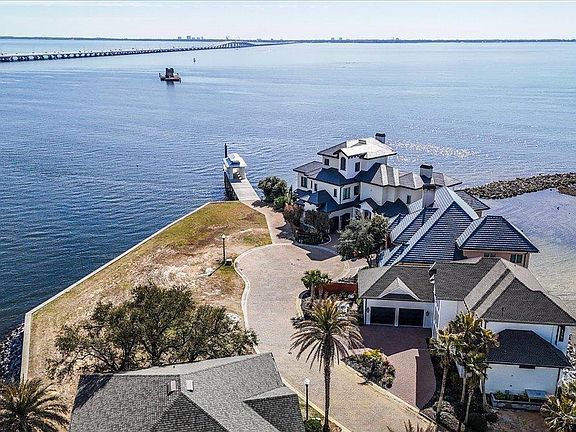 5th image of 16 Wharf Ave