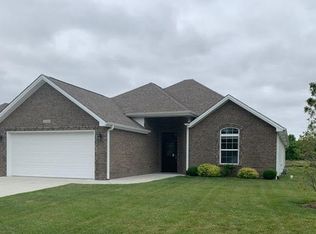 5660 Victory Dr, Columbus, IN 47203