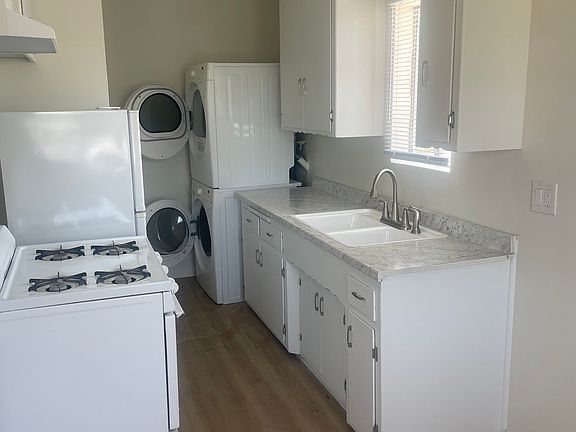 4th image of 1928 W 145th St #D