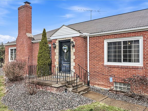 3rd image of 516 Wallace Run Rd