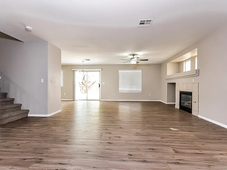 9896 Erins Grove Ct — Photo 4