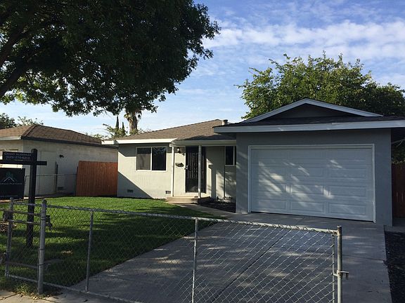 3rd image of 2413 Somerset Dr