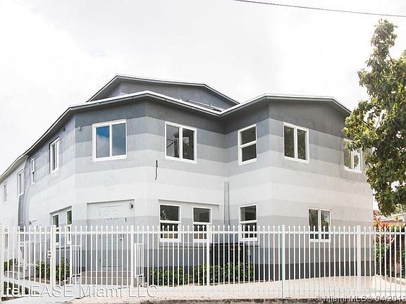 3rd image of 268 NW 34th St #10879136