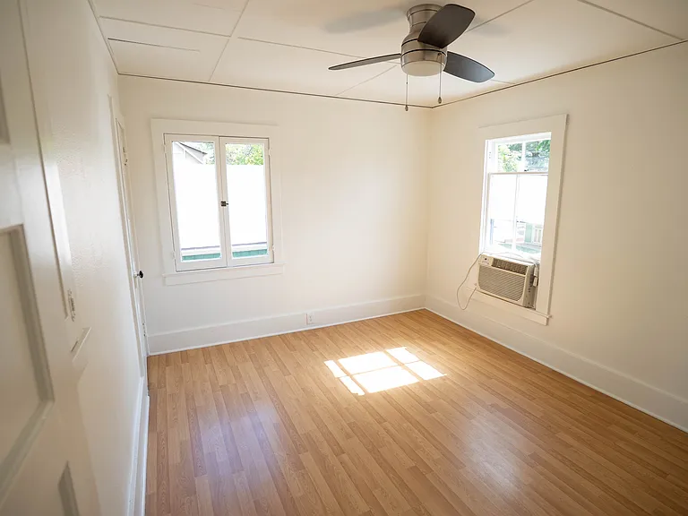 210 N Encinitas Ave #B — Photo 9