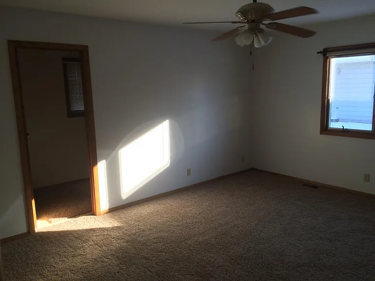 1406 Sturdy Rd — Photo 14