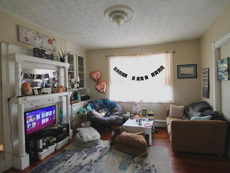 2nd image of 155 Ohio Ave #B