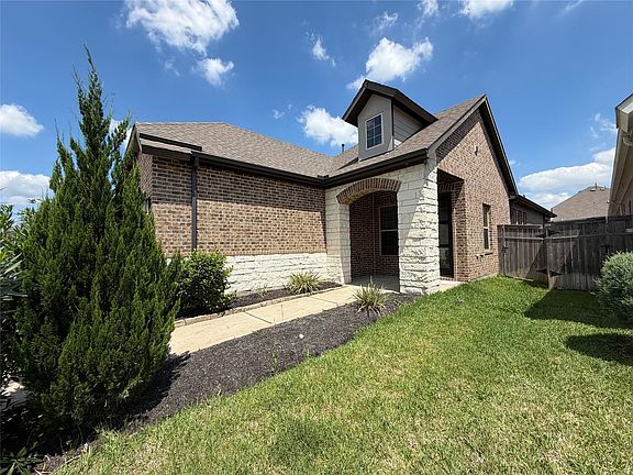 2nd image of 10727 Bridgeport Path Ct