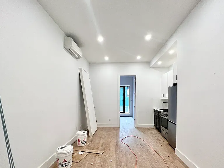 435 Dekalb Ave #1L — Photo 3