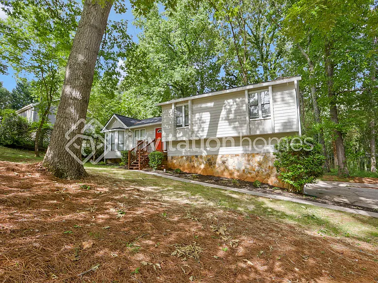 5145 Forest Mist Dr SE — Photo 1