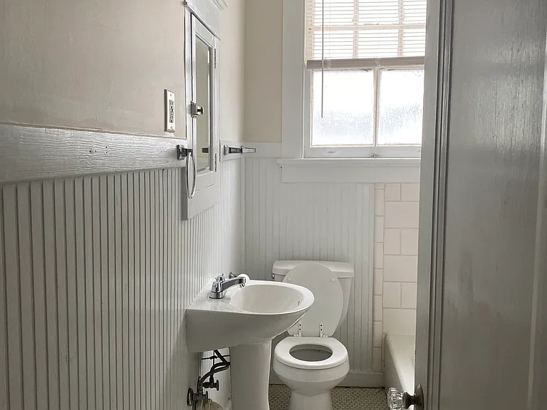 1722 S Lopez St — Photo 11