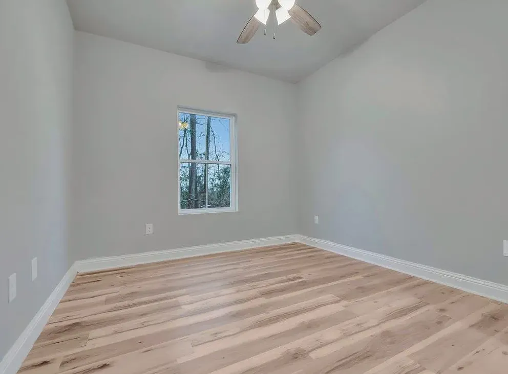 2 bed, 2.0 bath, 915 sqft, $1,300 — Photo 2
