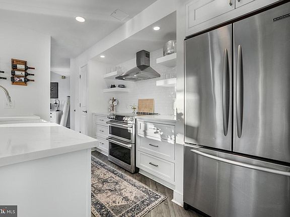 4th image of 675 President St Unit 2602