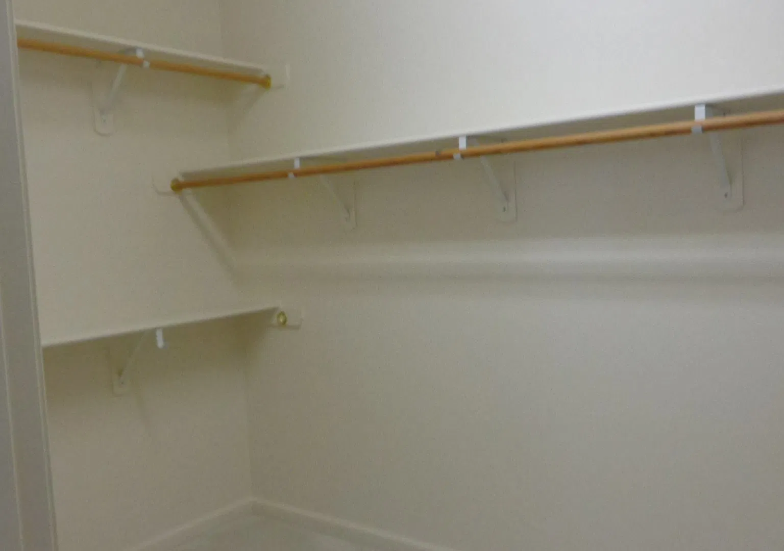 Spacious 4 Bedroom Home — Photo 2