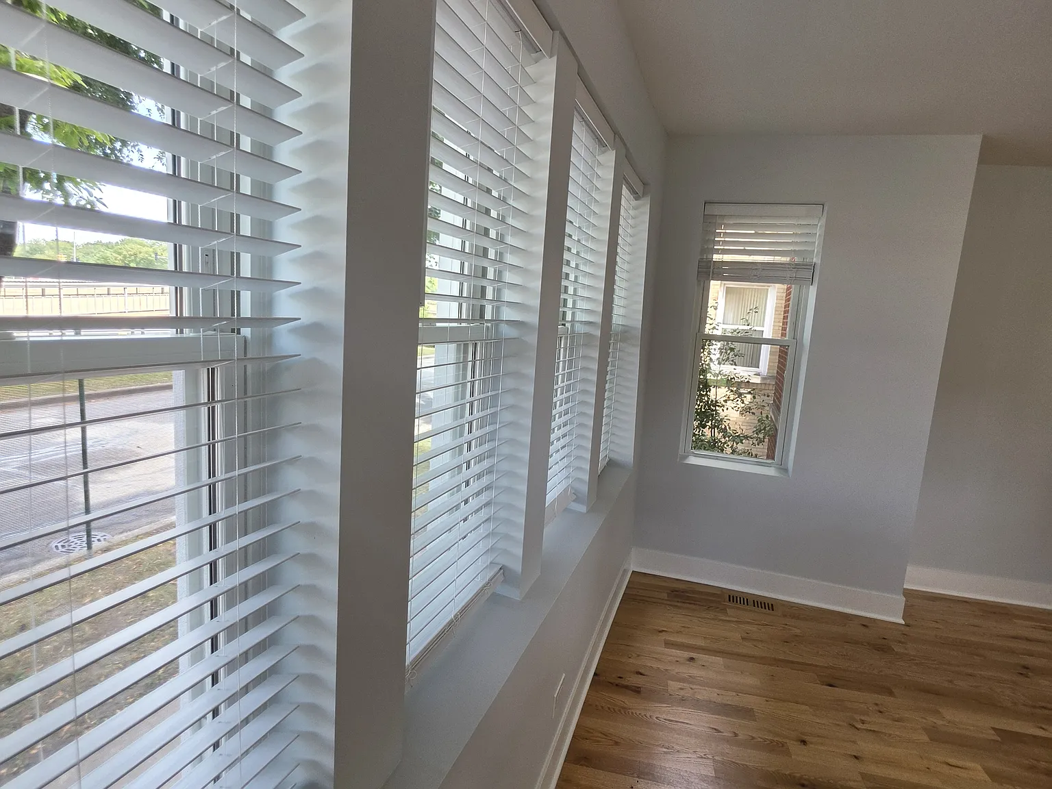 2 bed, 1050 sqft, $2,300 — Photo 3