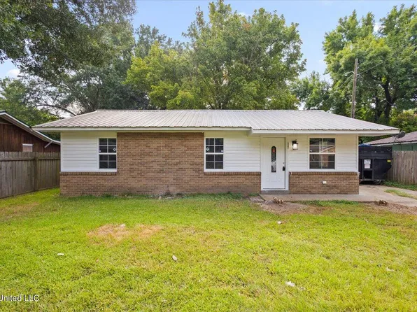 1716 Wheless St, Yazoo City, MS 39194