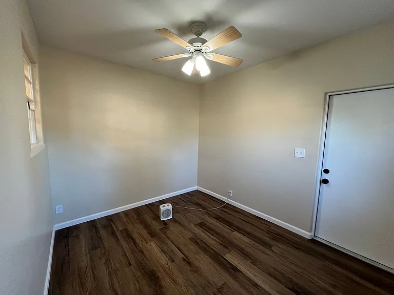 102 Village Rd — Photo 9