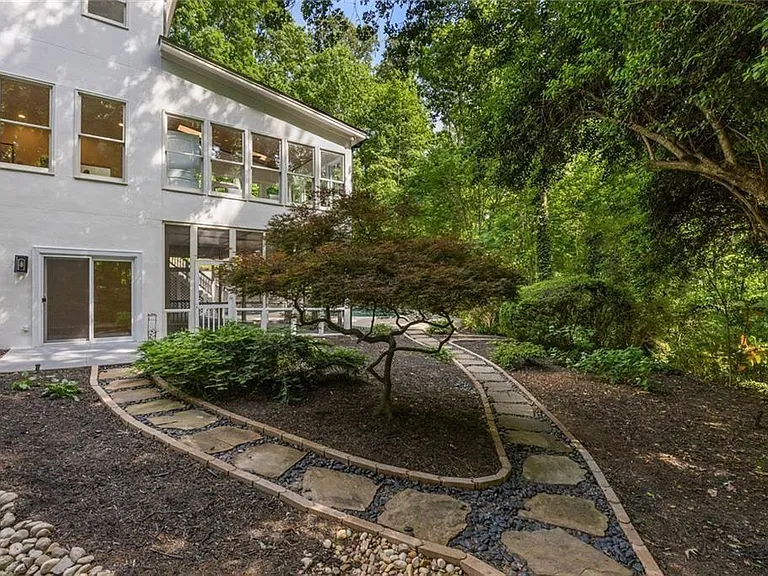 1260 Heards Ferry Rd — Photo 69