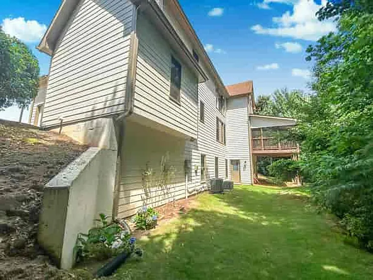 4918 Shallow Creek Trl NE — Photo 48