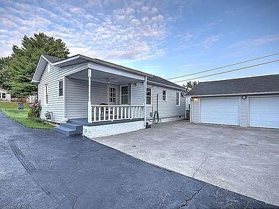 5th image of 1628 Fairfield Ave