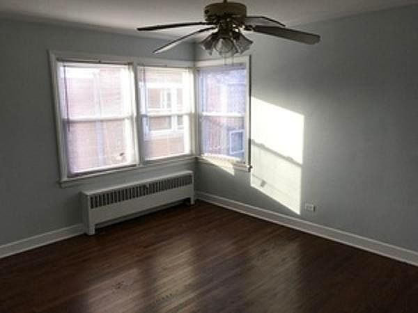 2nd image of 7518 N Ridge Blvd APT 3W