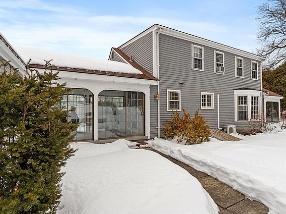 5th image of 454 Wilson St