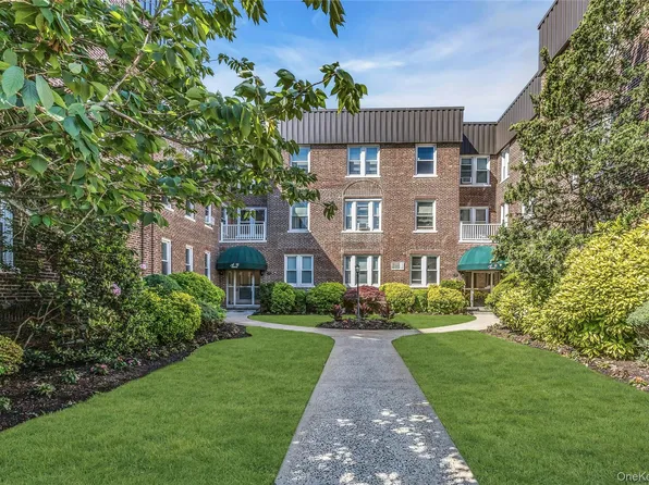 185 Atlantic Avenue #A3, Lynbrook, NY 11563