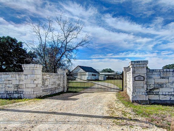 Entry gate w/circular driv