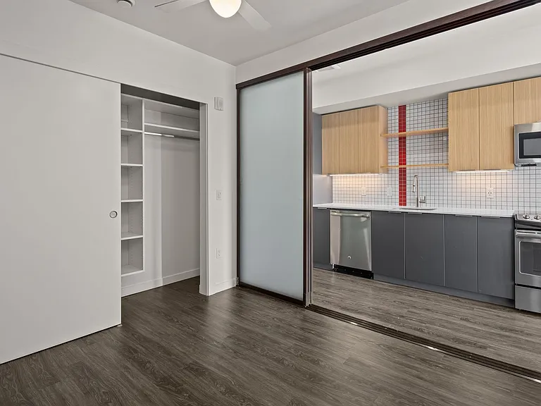 101 Broadway, Live Here, Go Anywhere — Photo 47