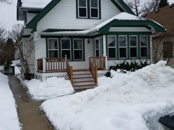 1011 Elm Ave, South Milwaukee, WI 53172