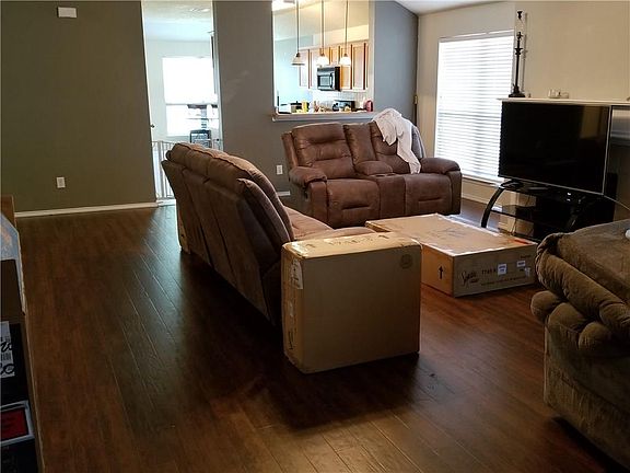 3rd image of 9908 Nixon Dr