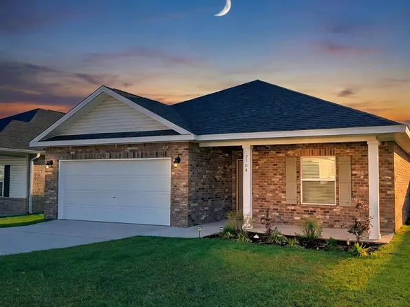 2704 Avalon St, Cantonment, FL 32533