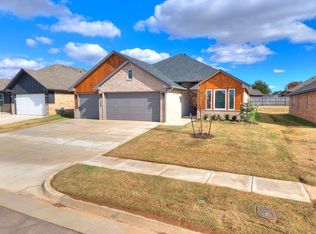 7708 Three Woods Ln, Yukon, OK 73099